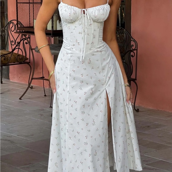 House of CB Dresses & Skirts - BABYBOO DEANNA MIDI DRESS - BLUSH FLORAL PRINT NWT